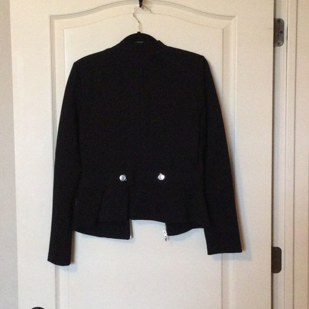 Little black jacket - Picture 2 of 3